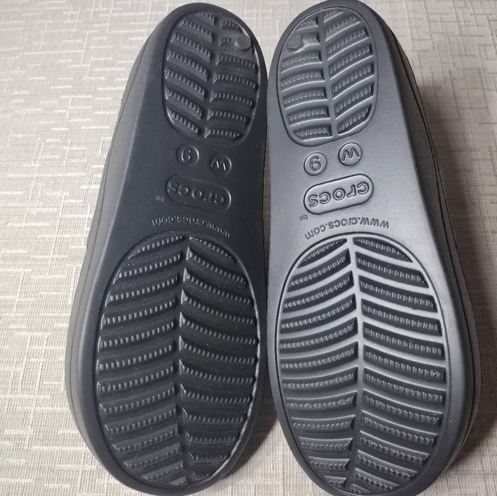 Crocs Women's Via Platform Sandal Black Size 9 NWOB